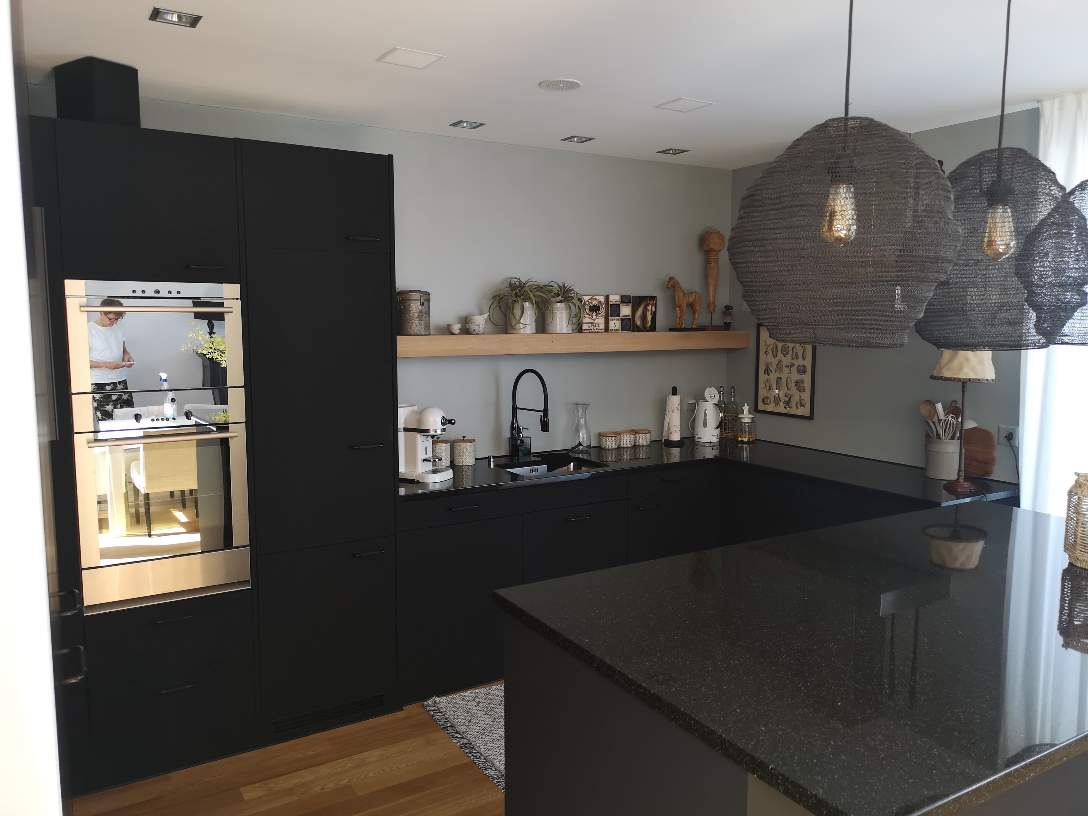 Küche professionell folieren in Bern